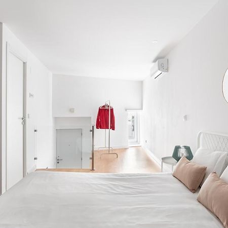 Altido Stylish 2-Level Flats Near Ajuda Palace Lisbon Exterior photo
