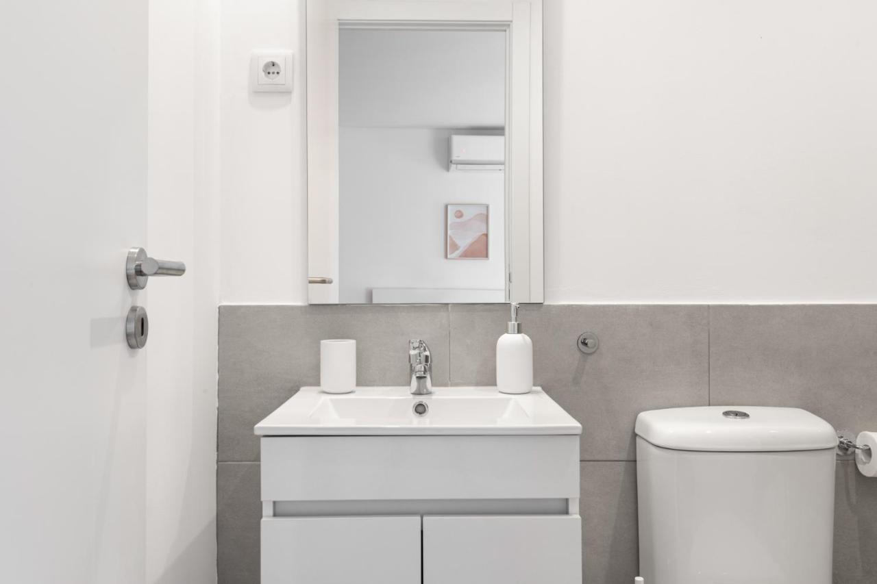 Altido Stylish 2-Level Flats Near Ajuda Palace Lisbon Exterior photo