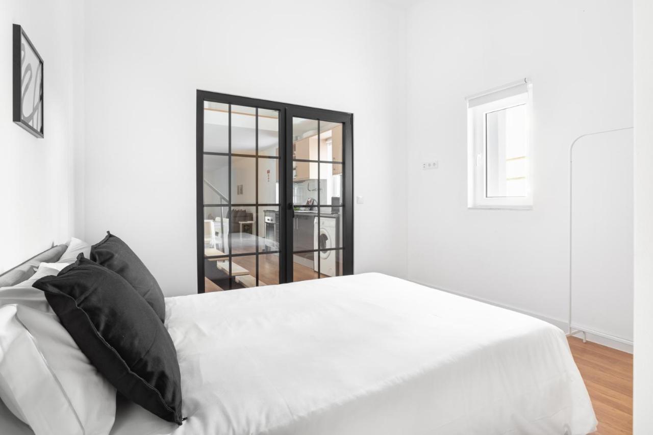 Altido Stylish 2-Level Flats Near Ajuda Palace Lisbon Exterior photo